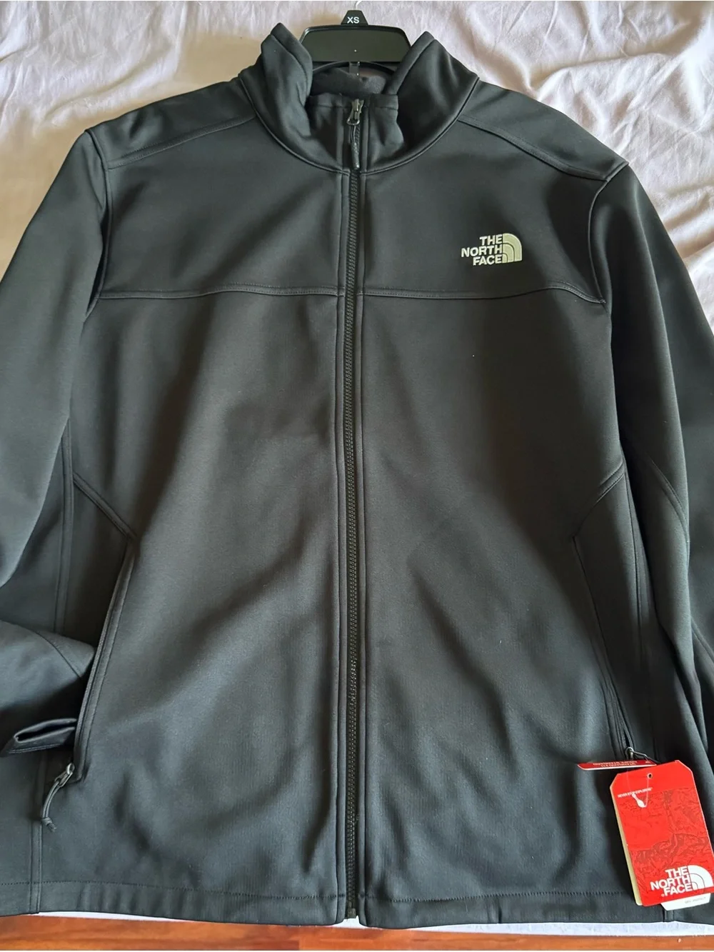 The North Face Men’s Black Lightweight Full-Zip Shirt Jacket